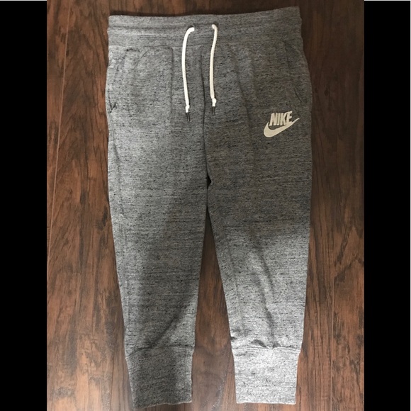 NIKE Capri Length Joggers✨Size Small - Picture 5 of 7